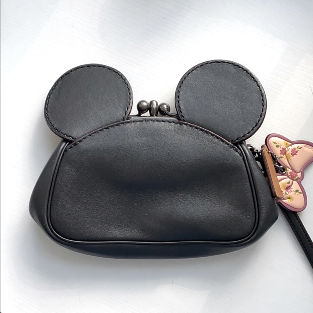 Minnie Mouse Coach Wristlet Bow Hang Tag